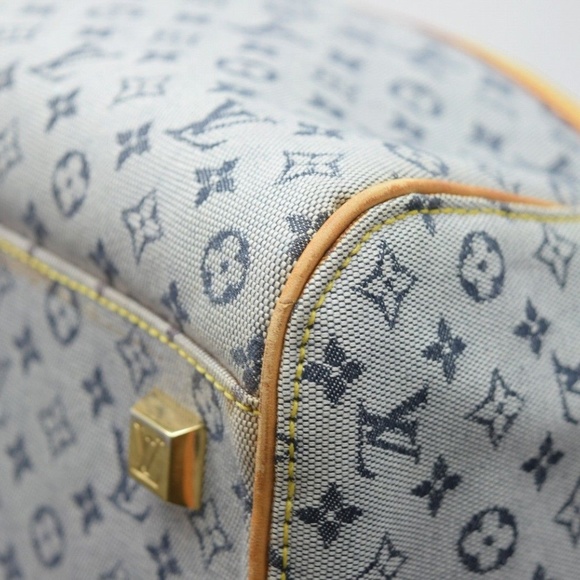 Stylish Gray and Tan Designer Handbag - Picture 3 of 8